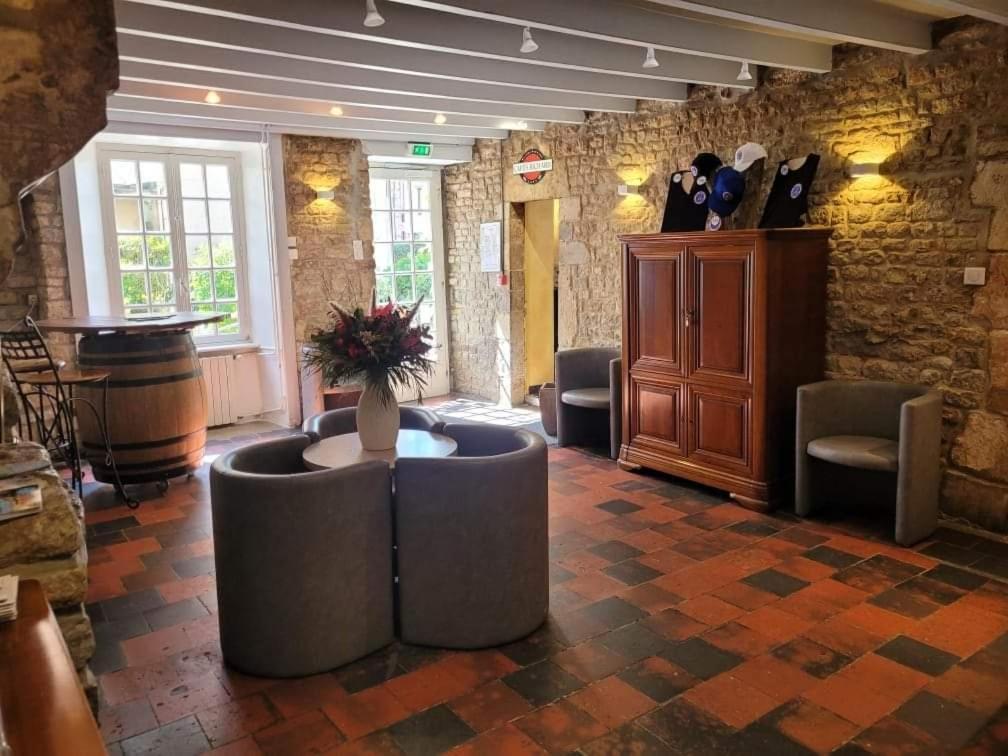 Auberge Le John Steele Sainte-Mere-Eglise Exterior photo